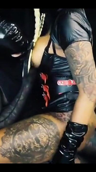Die versaute schlampenkönigin dark dea in bonding teil. 1/2 (extrem-fetisch-bondage-domina)