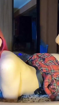 La bella mostra un pompino incredibile in trasmissione