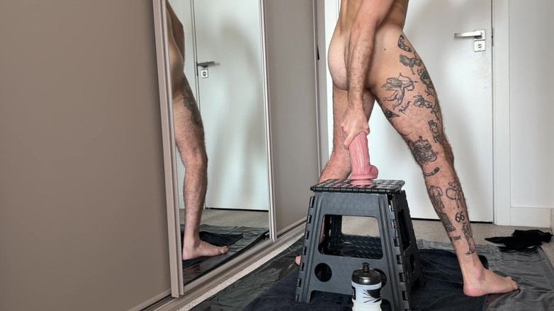 davidedpxxx: ekal dildo chhed barbad karne ke saath 12 ink volibol vins...