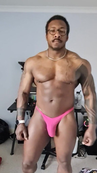 Po prostu flexing for you coach w stringach, o które prosiłeś.