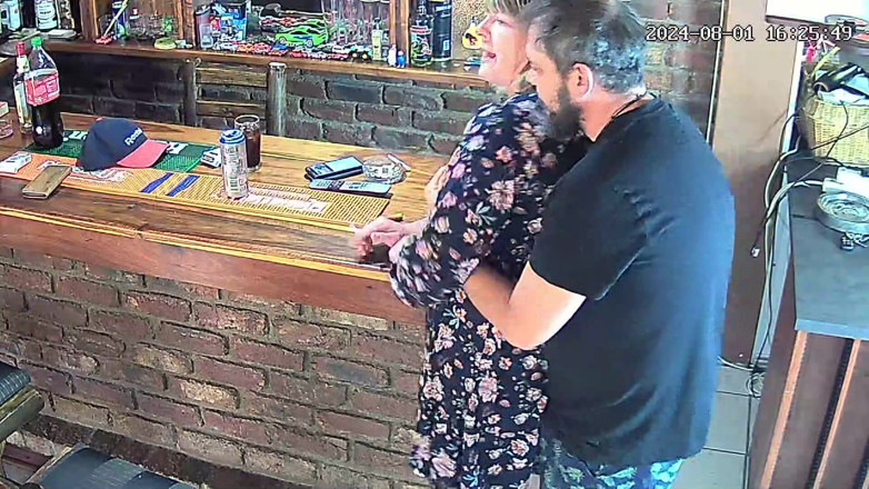 Sparowdox: Atrapé a mi esposa engañando con el vecino de al...