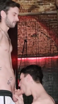 Angle Privert трахнул грубо BonyBabyron