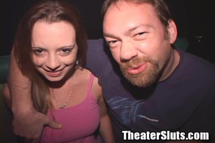 Theater Sluts: Anale ragazzina carina scopata da gruppo in porno teatro culo...