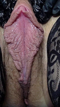 Fat Juicy MILF Pussy Upclose Thick Thighs Masturbation