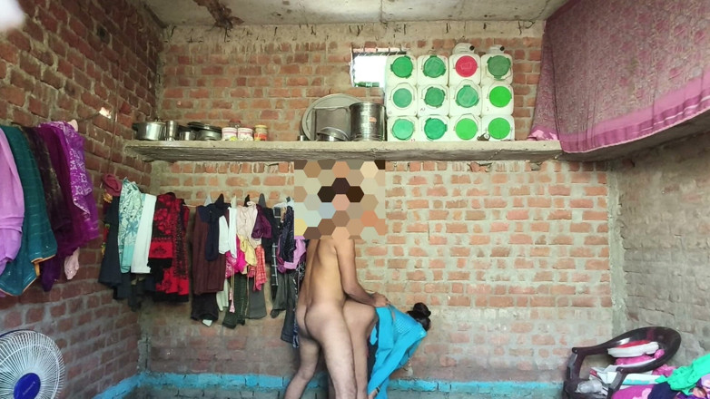 Nicks bhabhi7898: 내 배다른 여동생이 나와 함께 게임을 하다