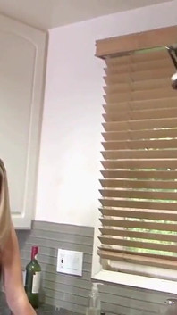 魅惑的で巨乳、彼らはセックスと喜びを愛しています#7 - 最高の女優