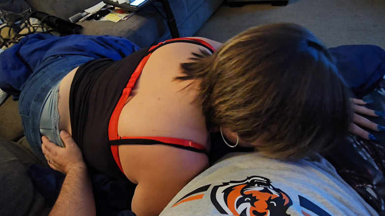 Funhousewife69: Купив мені раба, тому я винагородив його, дав голову перед тим, як мене спіймали