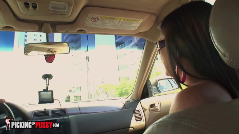 Picking Up Pussy: รอควย