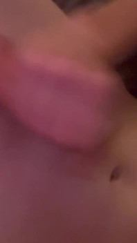 Masturbazione di un ragazzo solista un grosso cazzo magro - video personali su richiesta