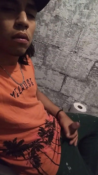 这个充满欲望的男人想要发生性关系