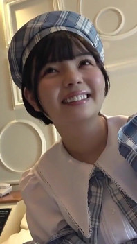 Une fille de café obscène trompe son propriétaire marié ! Sexe à la crème pour baiser son beau cul dans l’uniforme qu’elle sert toujours ! Yuka (19)