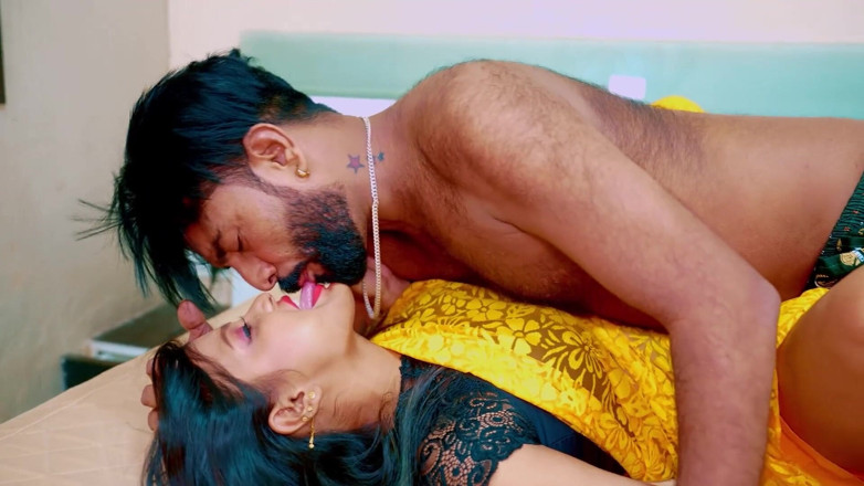 Mr Entertainer: Indiana calda milf si masturba la figa in camera da...
