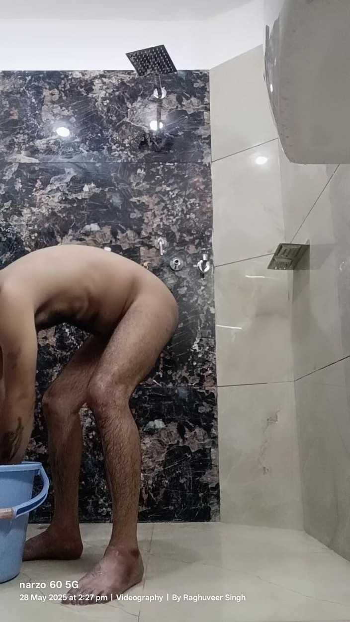 Rajasthani-old-lover: Masterbasi ayah India di tempat umum