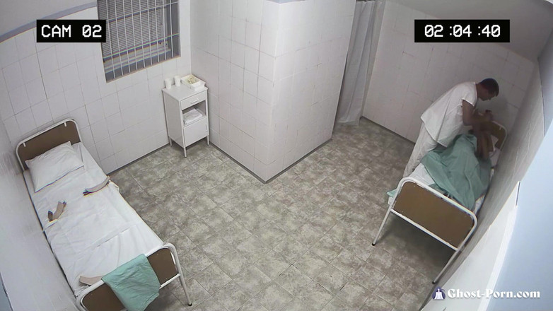 Ghost-Porn: Ghost Porn 1 - Část 1 Exorcismus chlupaté pošťanské