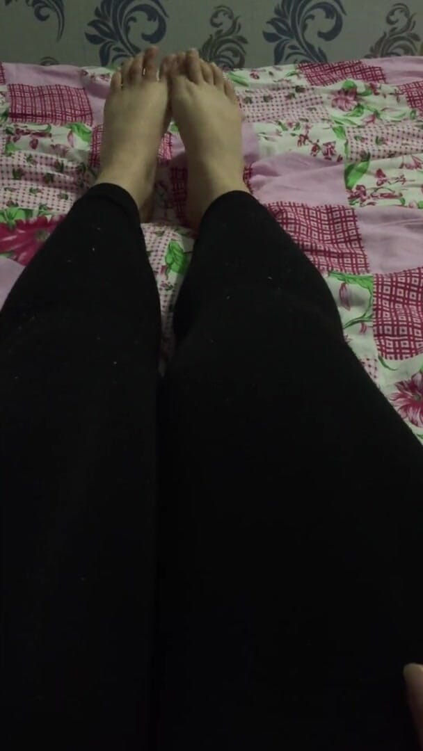 Lux Eva: Detailní masturbace kundičky