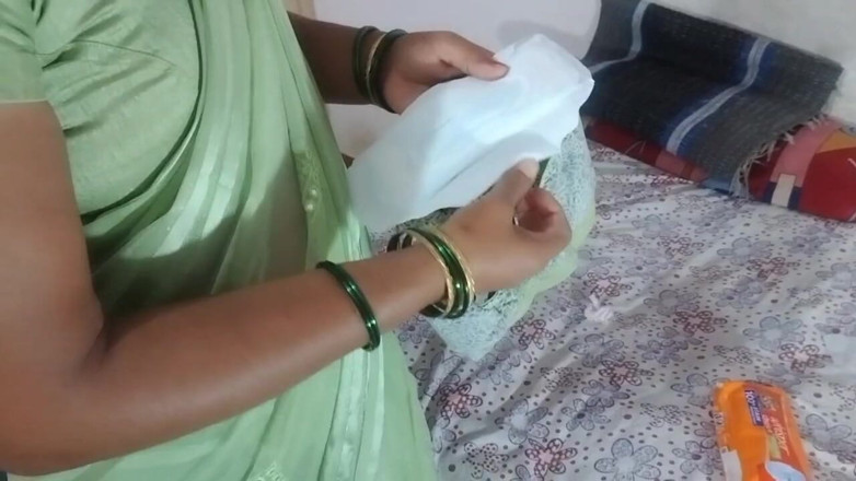 Hemant: La tía india Marathi mc pad cambiándose