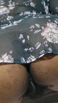 美しいホットな母親と18歳の膣が本物の自家製アマチュアセックス