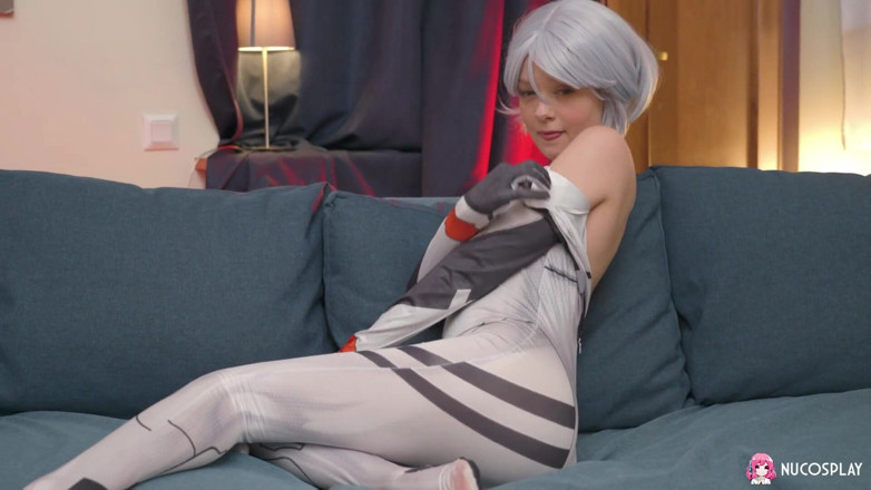 Nu Cosplay: Eva Barbie tem uma buceta tão bonita