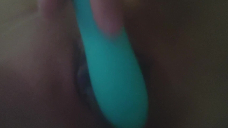 ruhrpottperle: 用假阳具自慰