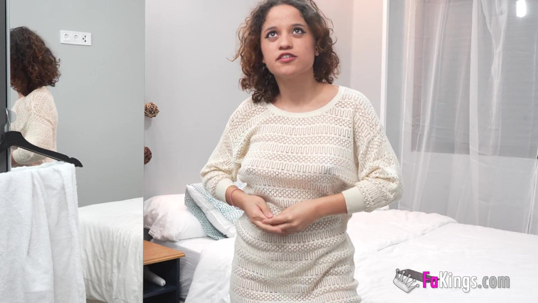 FAKings: Elena De La Vega płaci swojeowi fotografowi w ciele. Czy...