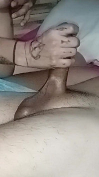 Relaxační honění před spaním pro tátu mu dělá velkou radost