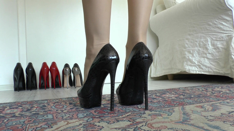 Lady Victoria Valente: Eine schnelle High-heels-Modenschau für dich! Teil 1, lady victoria Valente