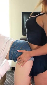 Pengisar pantat lesbian