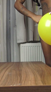 mörkhyad Pearl Ballong Ass Crushing!