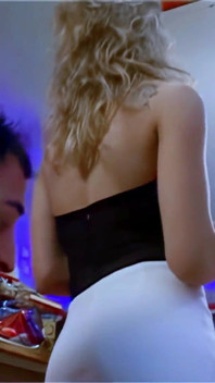 Axelle Mugler: He Gets Excited on the Buttocks of the Beautiful Axelle