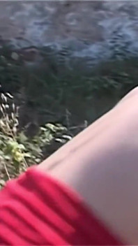 Zeta niagara, bella piccola bruna araba che schizza come una cagna mentre viene scopata all'aperto