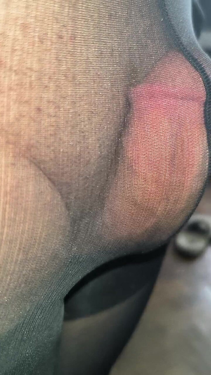 PantyhoseJuicyCummer: I Found My Friend's Stepmom's Black Shiny Pantyhose From Her...