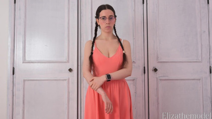 ElizaTheModel: Ma belle-mère a besoin de livres d’université