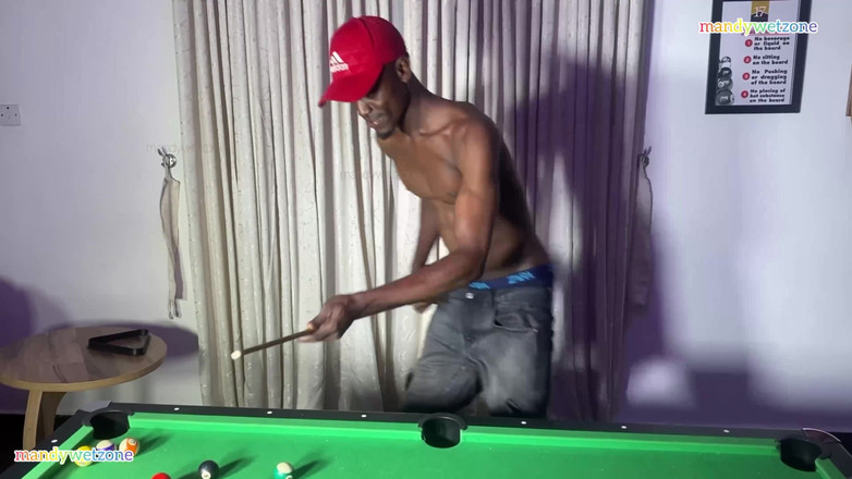 Mandywetzone: 完璧なショットを狙っていたのに、彼女が気をそらす存在になってしまった