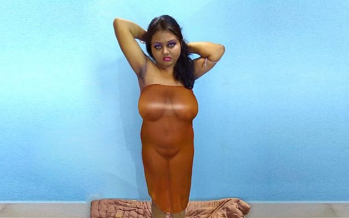 Rupali Boudi: Indiana peituda prostituta Rupali brincando com seus peitos suculentos expostos