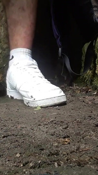 Nike white shoes and kaus kakiku