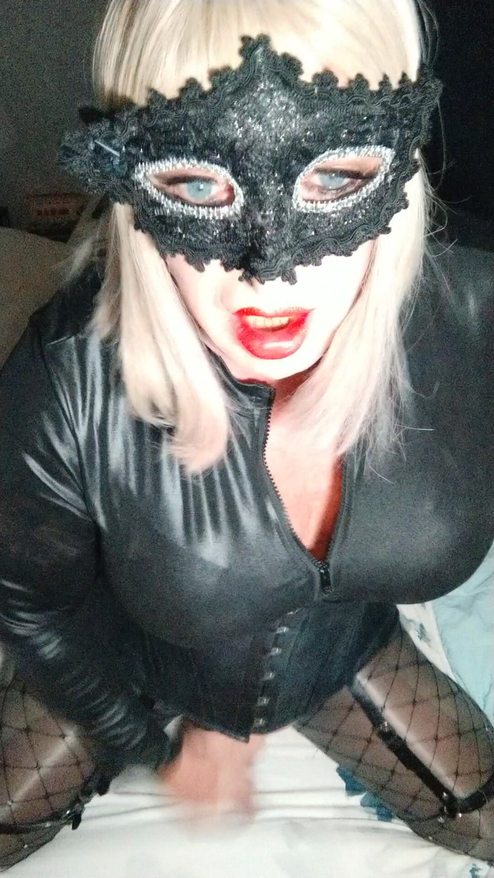 Emma Browne: Emmas Catsuit Crossdress
