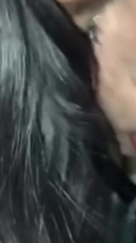 Îmi place prea mult când iubitul meu mă roagă să-i fac sex oral până când ajunge în gura mea