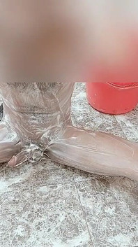 Prins de vecinul meu Bhabhi în timp ce face baie goală în holul deschis.