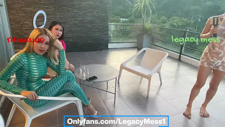 Legacy Mess: Sexy trojka Tow Ohromující Velké Kozy Velké Péro Šukání Venku se Šťastným...
