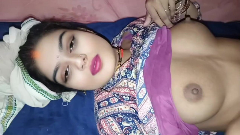 Ramashish: देसी अपने स्तन दिखा रही है