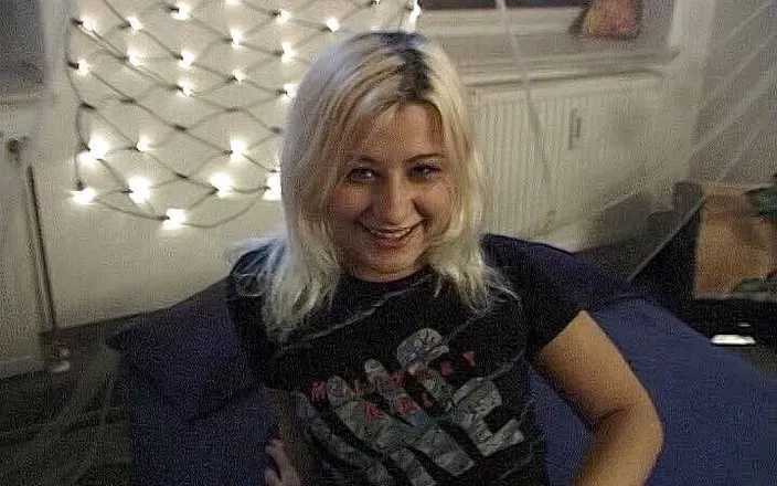 German Classic Porn videos: Hot blonde teen trys the movie business