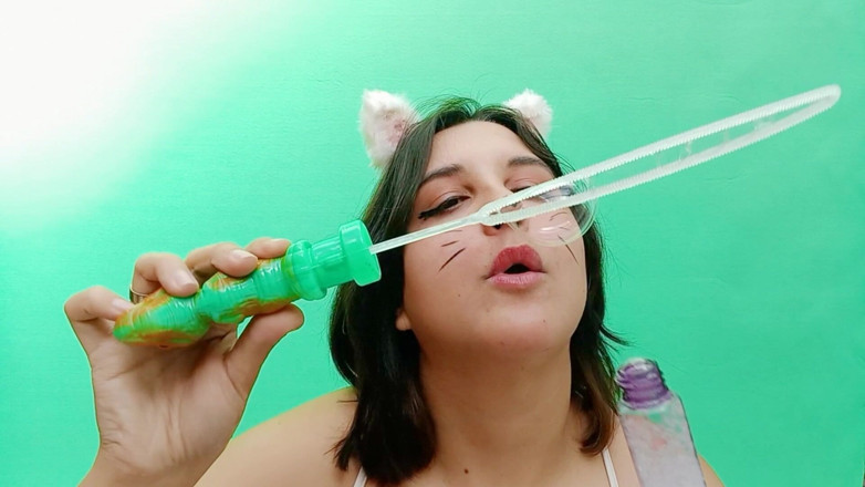 melu_world: Fata Kitty Kat suge bule de săpun la tine - Bunny...