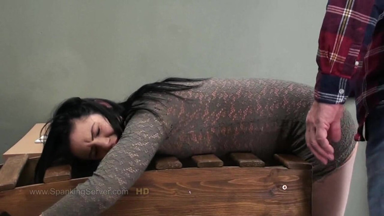 Spanking Server: Cambuk pantat Samanta