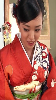 Japanese Teen Gets Her Hairy Pussy Fucked by a Experienced Man with Big Toys