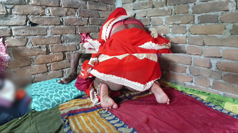 Sumang studio: ek navvivaahit grihini apne pati ke land par baithi thi...