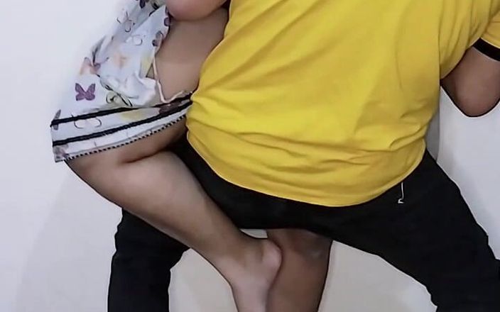 Sairaxsaim: Sexo a la medida con la chica cliente follando más...