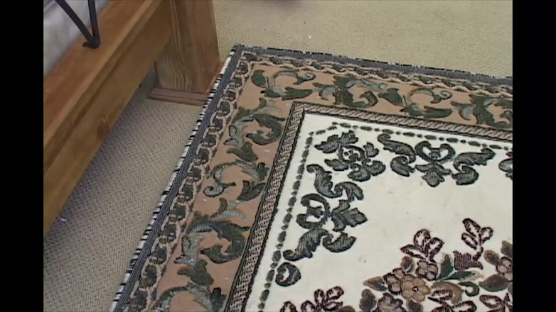 EroticPlanet XXX: Layla Rivera brousí obrovského ptáka a jezdí na něm mokré...