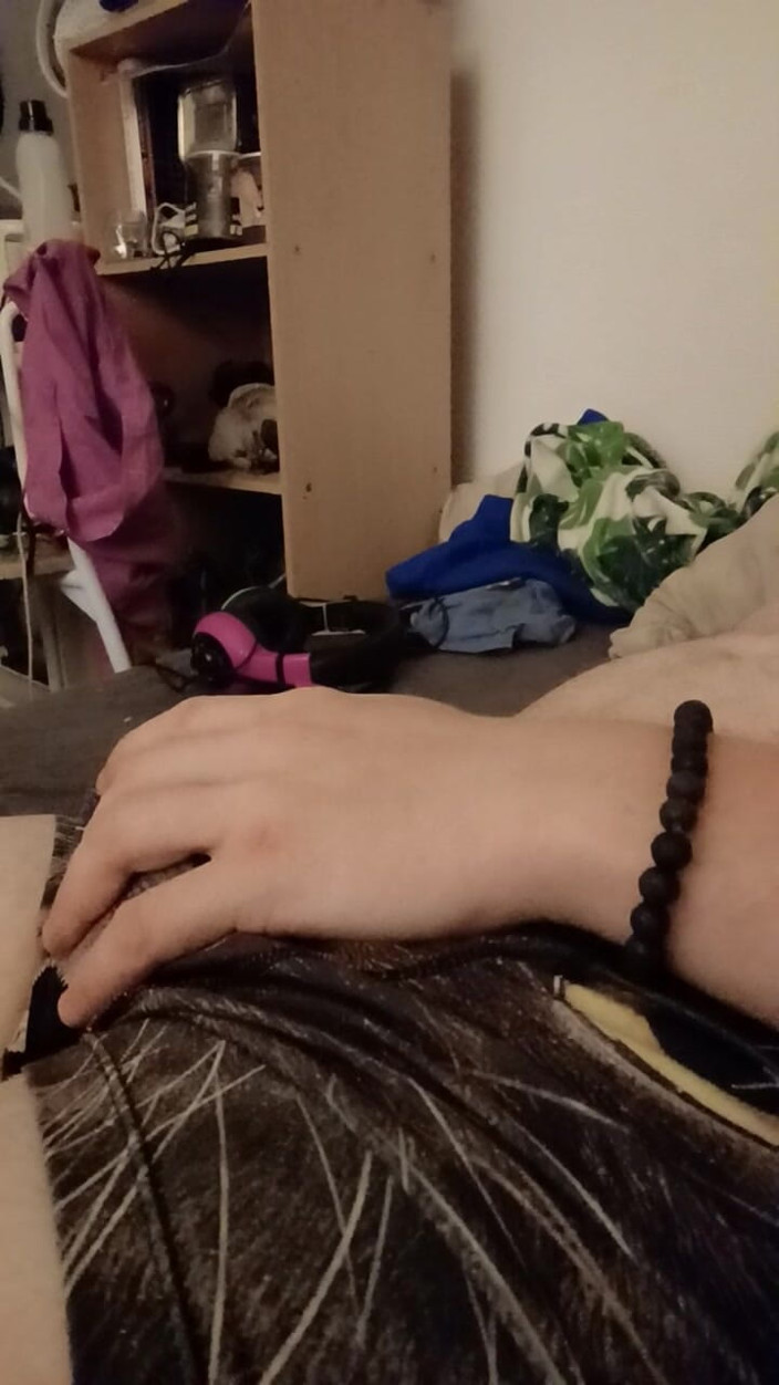 Oniasura: Eu E Gozo Na Minha Barriga, Não Me Barbeei