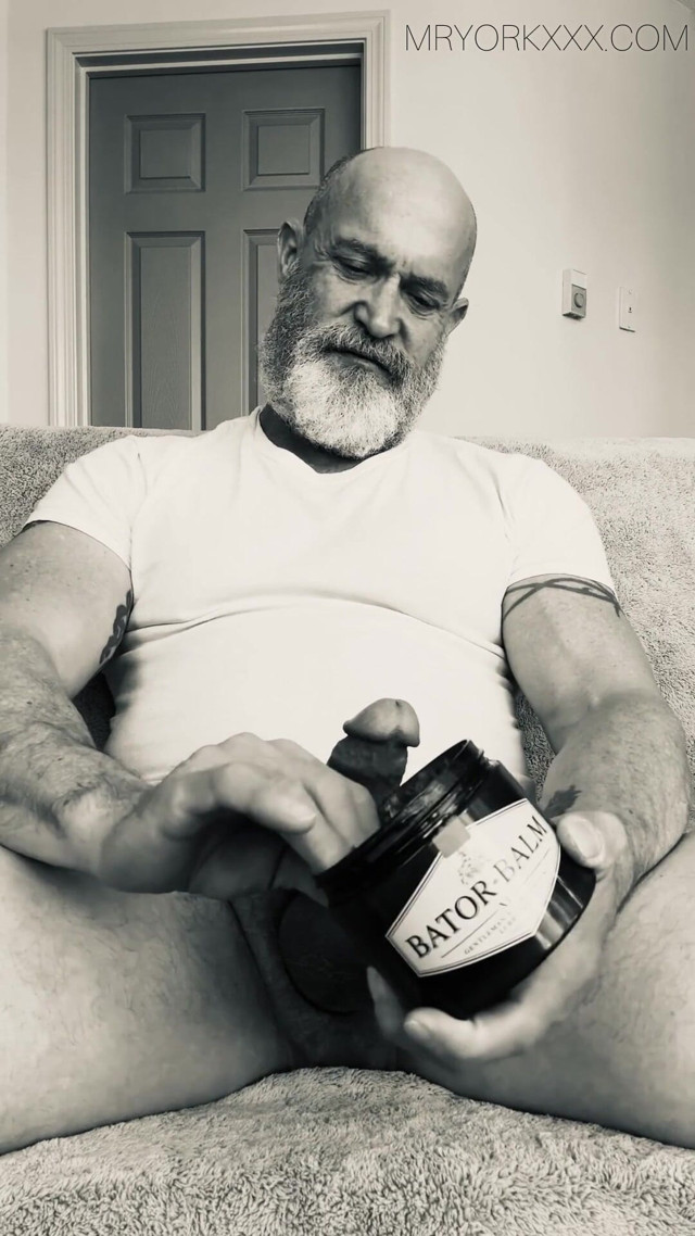 Hot B&w Bate (James York)
