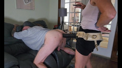 Miss A And Joey: Bahagian 2 Puan Amelia menggunakan strap-on besarnya untuk Joey